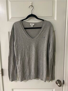 Vineyard Vines Women's Light Gray V-Neck Sweater